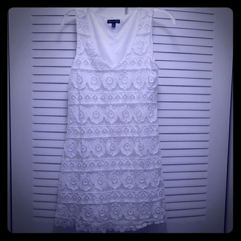 White lace minidress